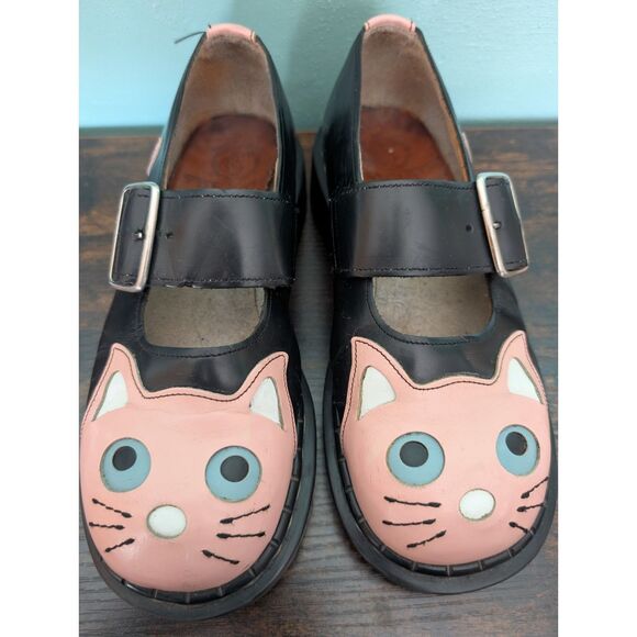 Dr. Martens Shoes - Vintage Tredair Dr Martens "Kitty" Mary Jane shoes in Black and Pink, Size 37